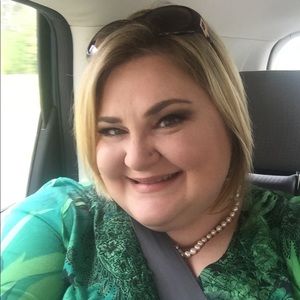 Meet your Posher, Desiree